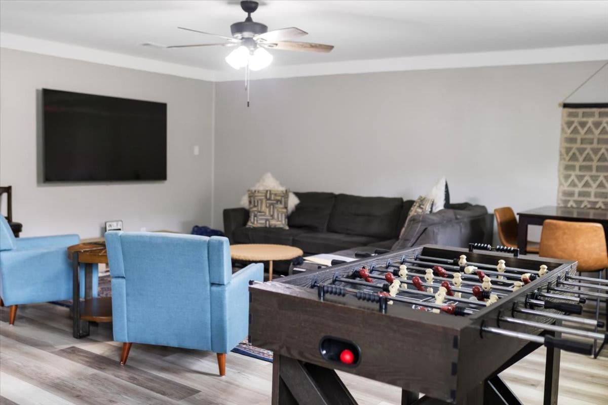Ranch Home Gem 5Br Home Sleeps 12 With Game Room Gulfport Buitenkant foto