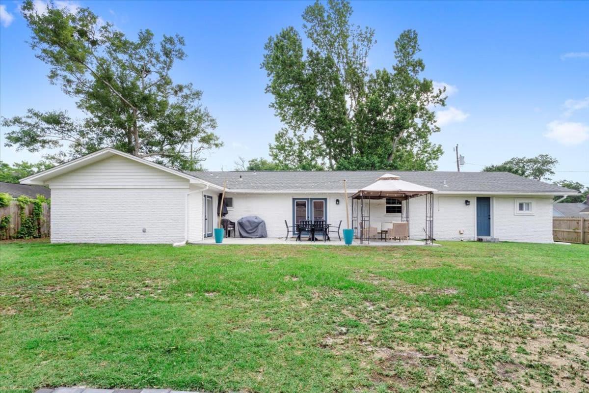 Ranch Home Gem 5Br Home Sleeps 12 With Game Room Gulfport Buitenkant foto