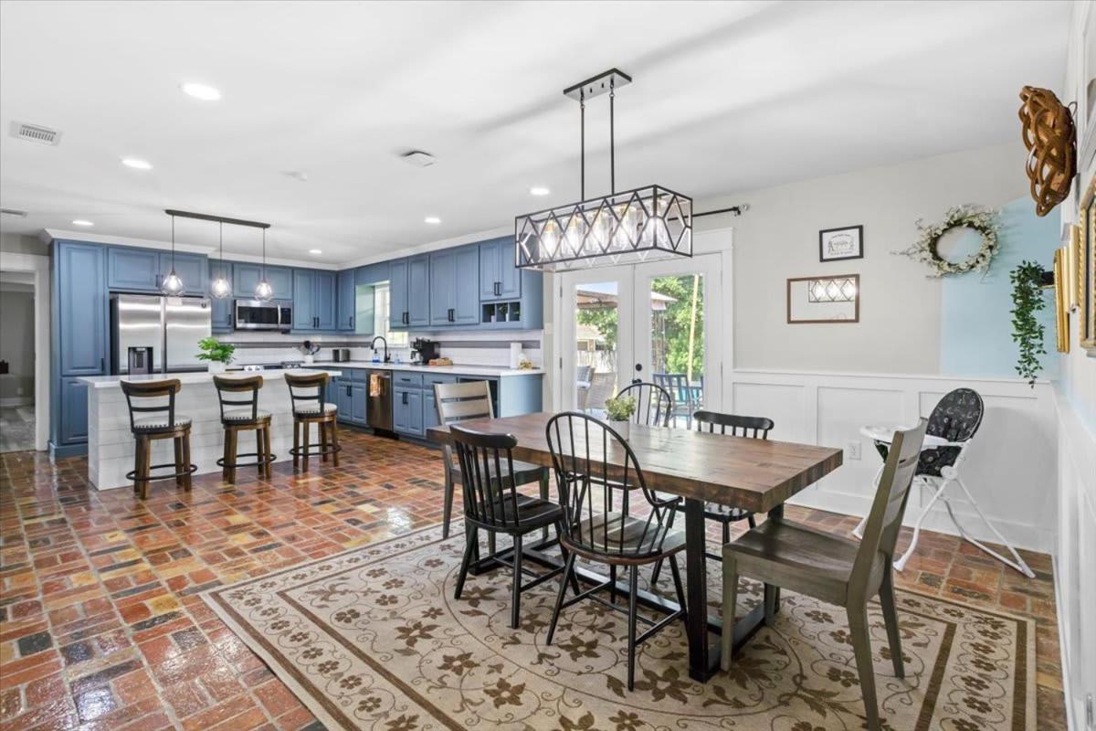 Ranch Home Gem 5Br Home Sleeps 12 With Game Room Gulfport Buitenkant foto