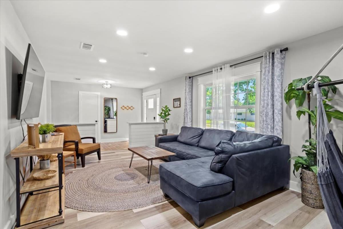 Ranch Home Gem 5Br Home Sleeps 12 With Game Room Gulfport Buitenkant foto