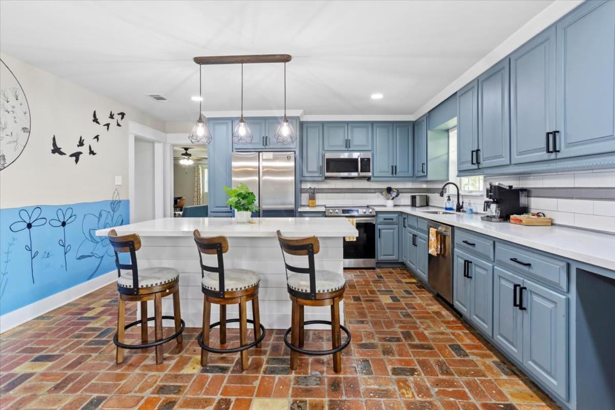 Ranch Home Gem 5Br Home Sleeps 12 With Game Room Gulfport Buitenkant foto