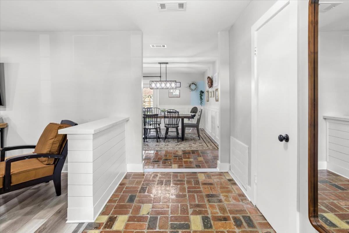 Ranch Home Gem 5Br Home Sleeps 12 With Game Room Gulfport Buitenkant foto