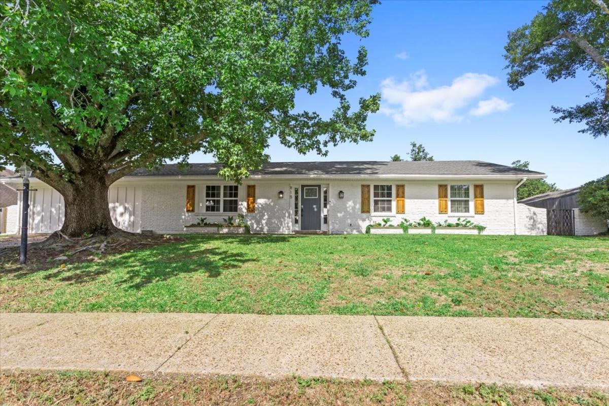 Ranch Home Gem 5Br Home Sleeps 12 With Game Room Gulfport Buitenkant foto